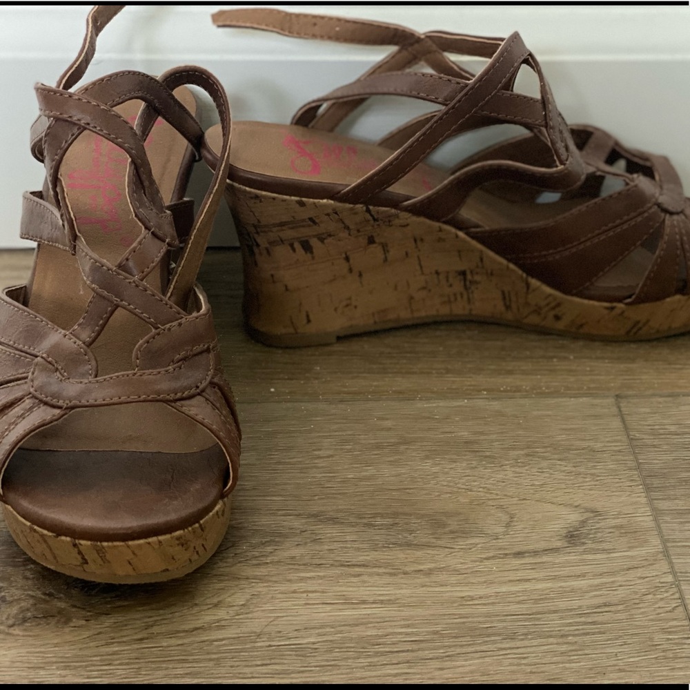 Brown Wedges